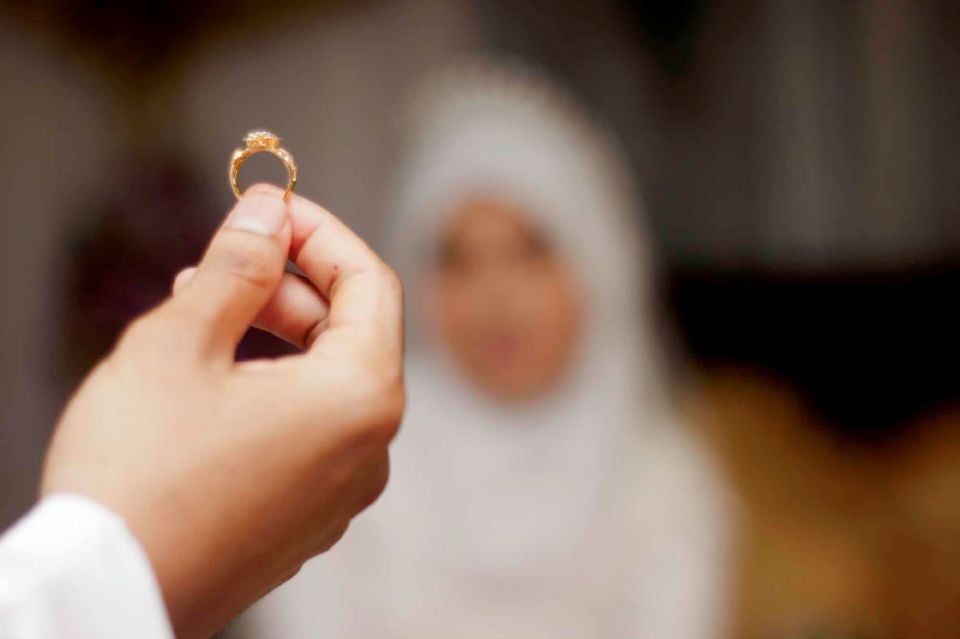 Warga Asing 'Perguna' Gadis Tempatan Demi Halalkan Bisnes