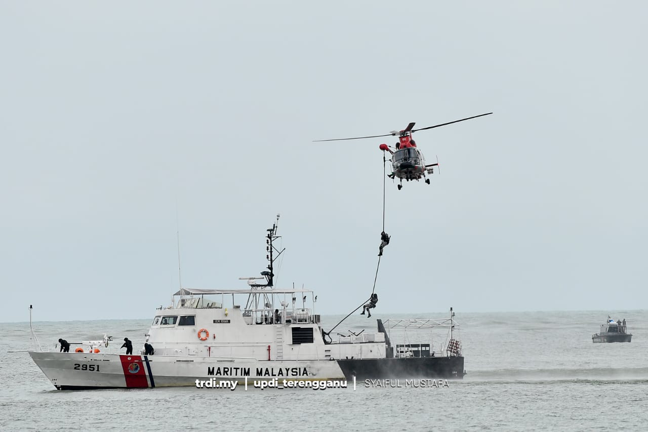 Aksi STAR Team Tarikan Utama Karnival Maritim Perkasa