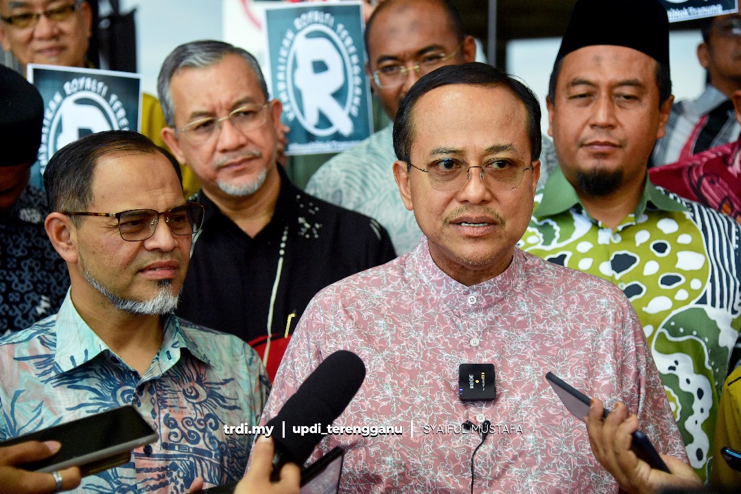 Kerajaan Persekutuan Peralat Akta Laut Nafi Royalti Petroleum