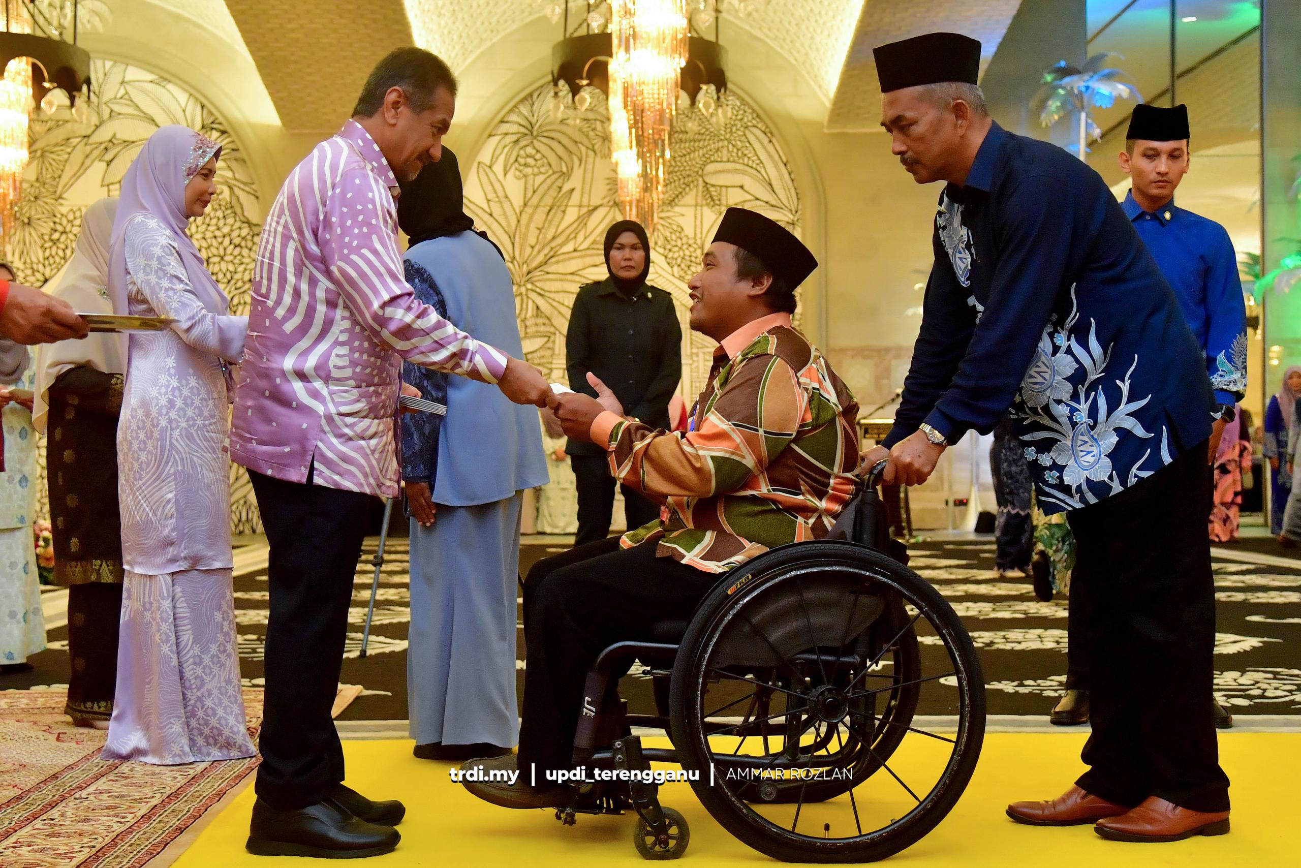 Sultan Mizan Berkenan Nikmati Santapan Bersama Warga Istimewa, Fakir Miskin