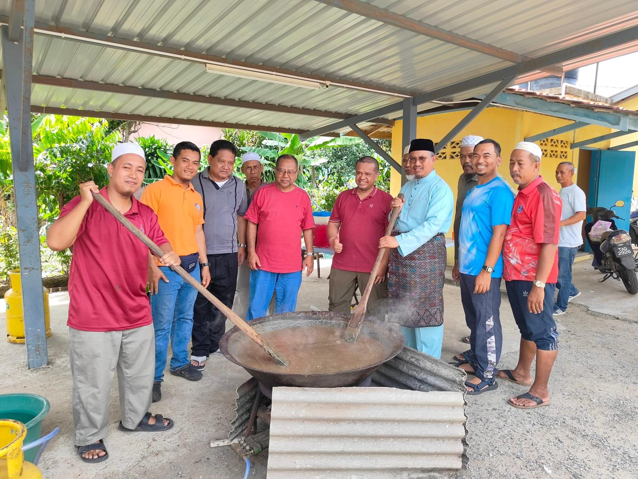 Pertandingan Kacau Bubur Asyura Libatkan 20 JPKK Bukit Payong 2024