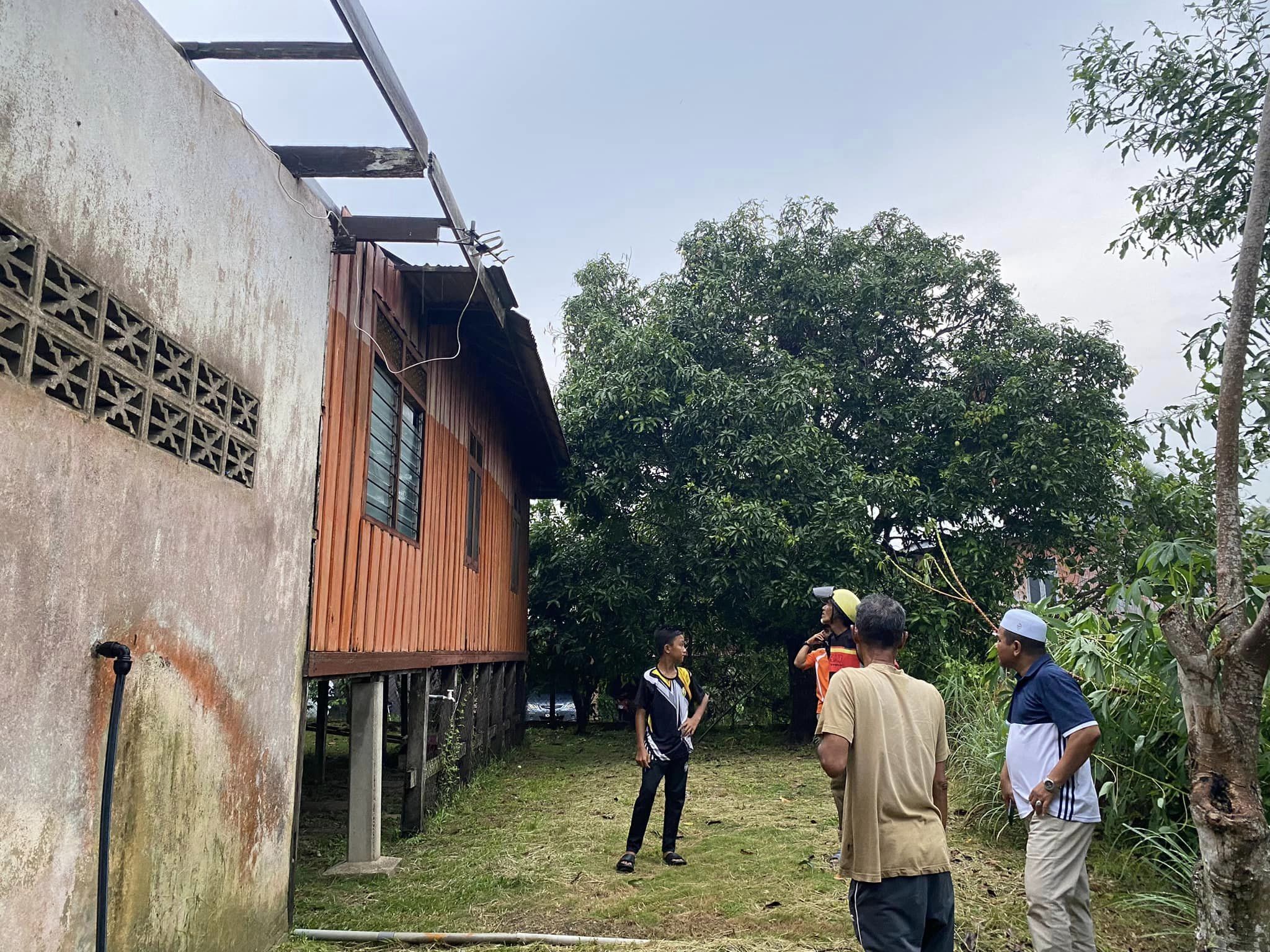 Lebih 50 Buah Rumah Rosak Dibadai Ribut