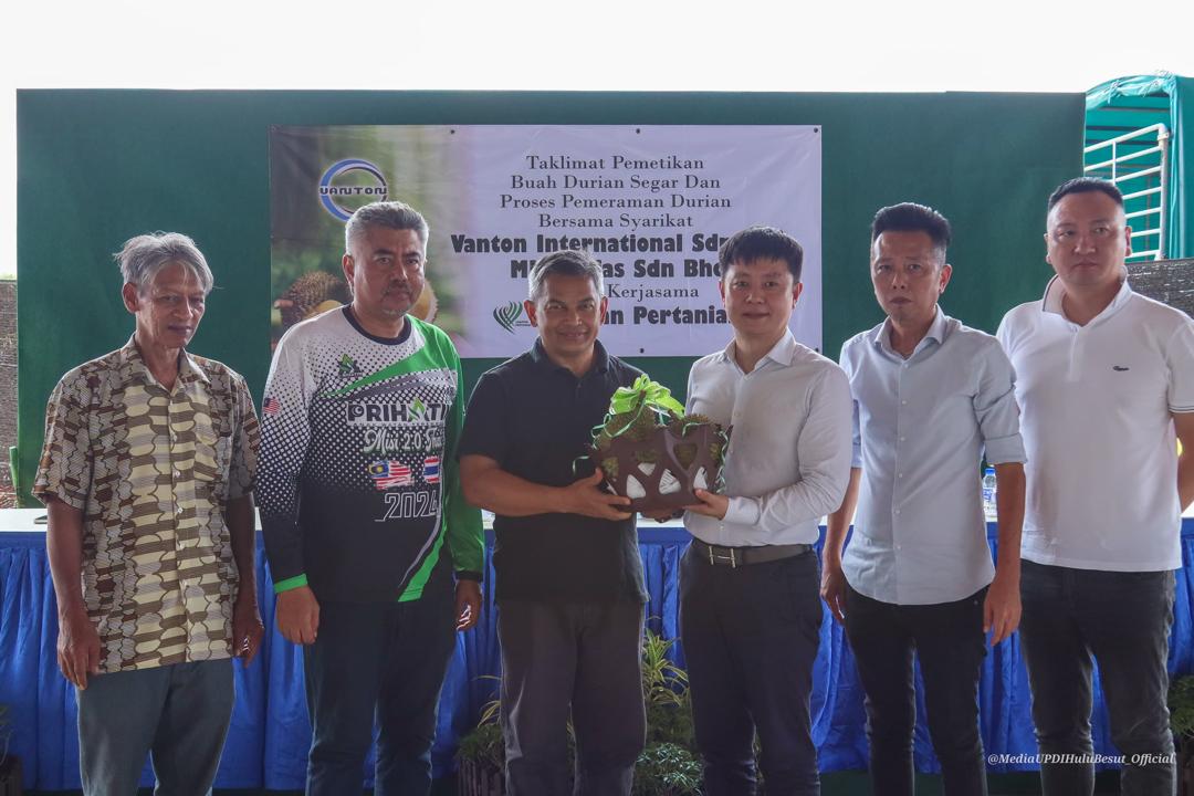 Terengganu Eksport Durian Kampung ke China Tahun Depan