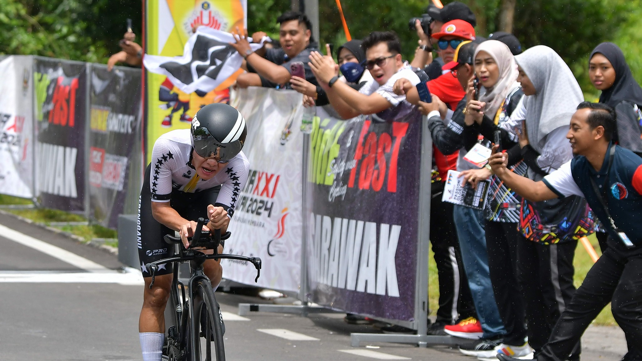Bumi Sarawak 'Pulangkan' Semula Emas Terengganu
