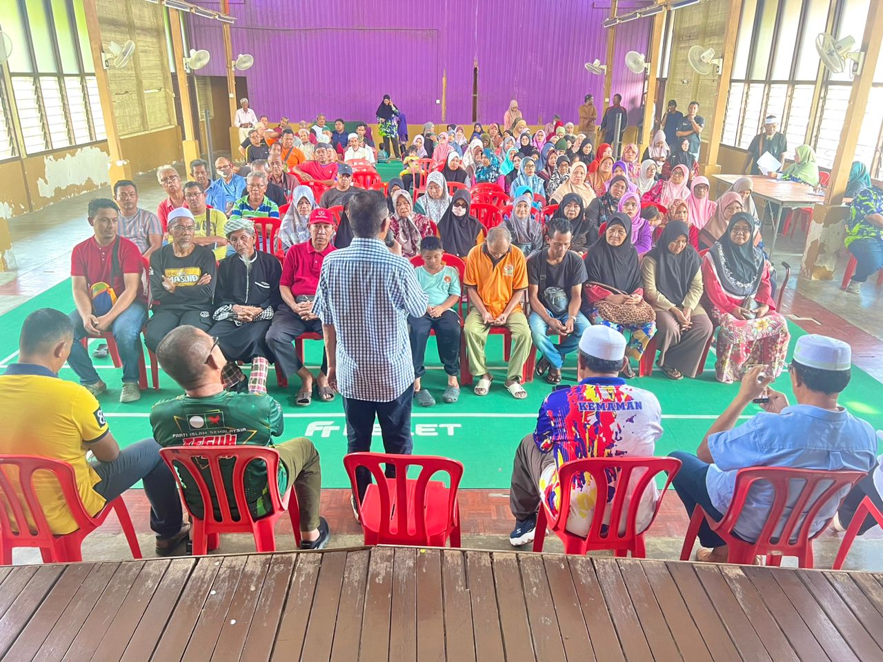 300 Asnaf DUN Cukai Terima Sumbangan