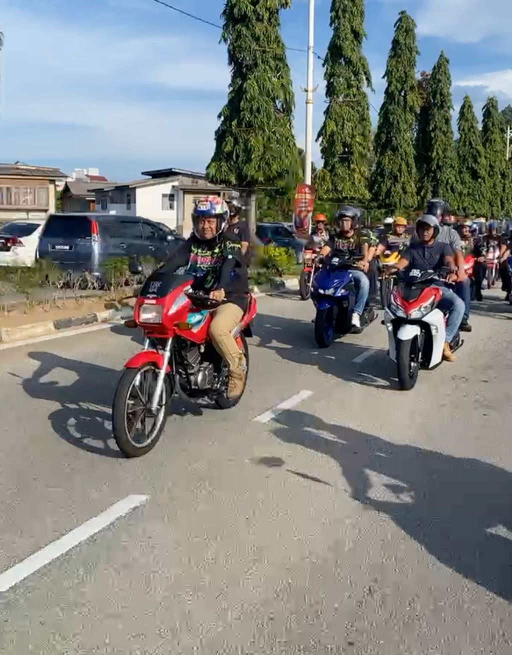 Dr Sam Sekali Lagi Curi Tumpuan Bawa RXZ