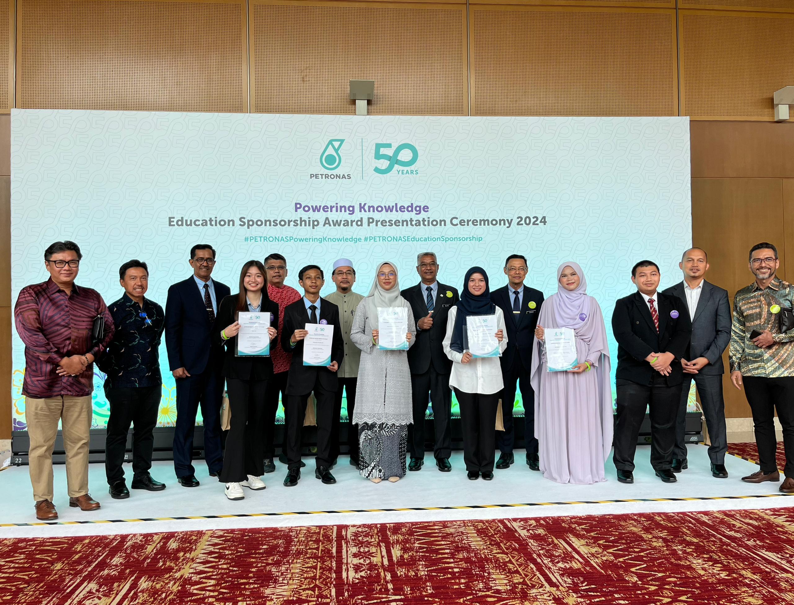 Huffaz Al-Quran Antara 105 Penerima Biasiswa Petronas