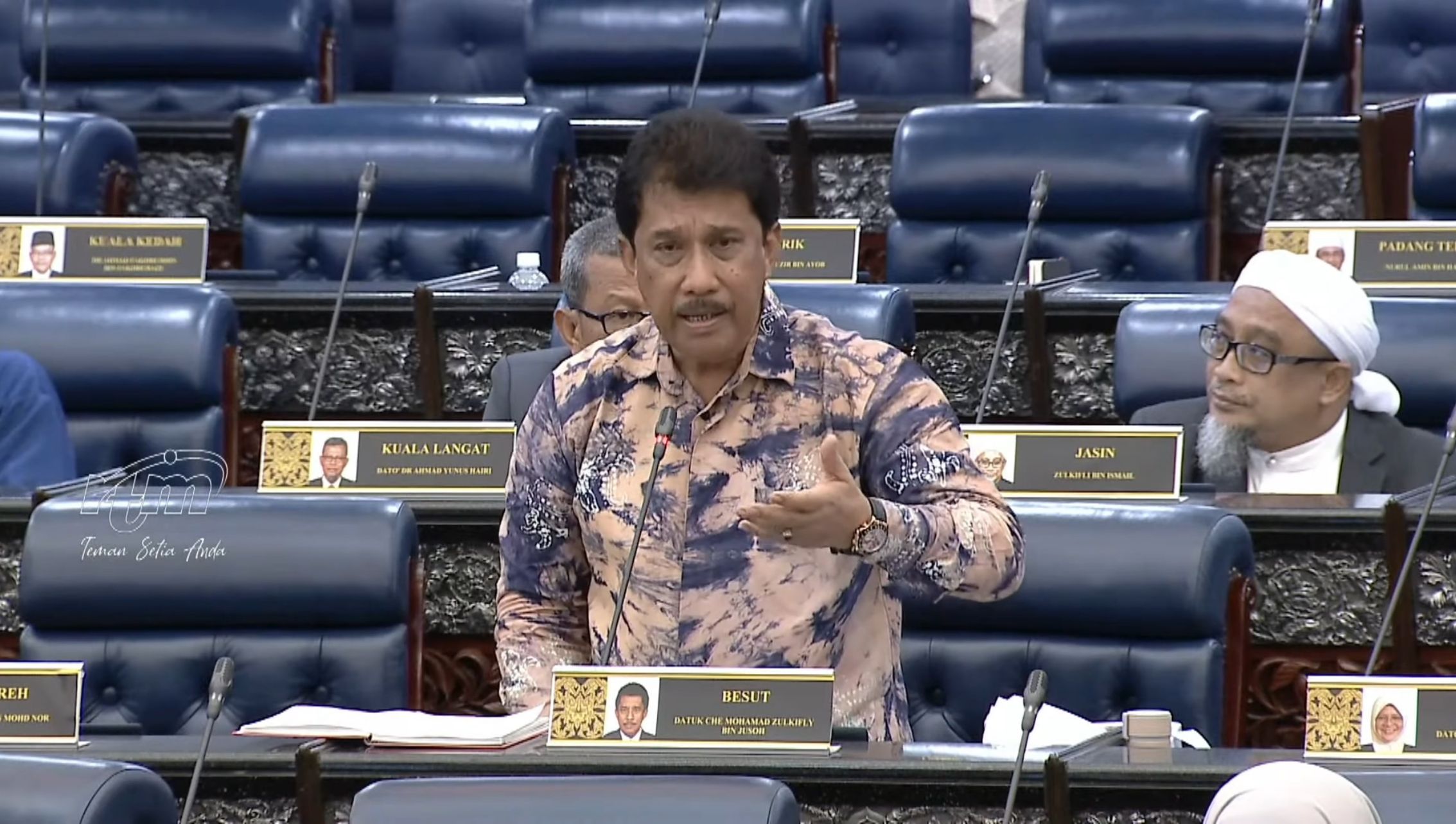 Ahli Parlimen Gesa Kerajaan Persekutuan Baiki Jalan Raya di Besut