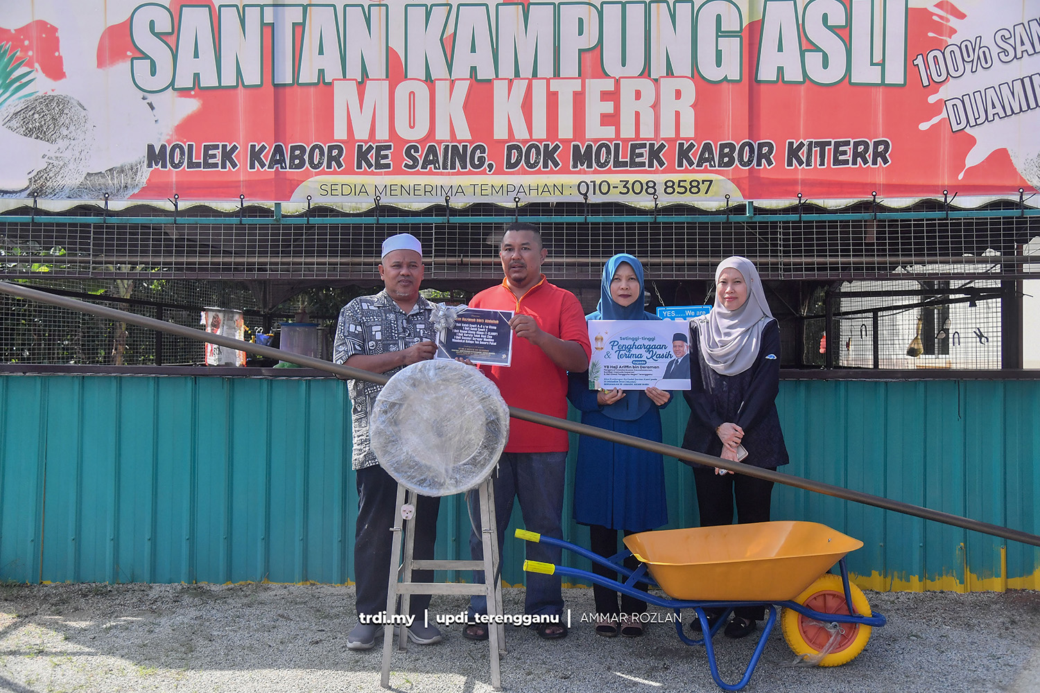 Peniaga Santan Terharu Terima Sumbangan