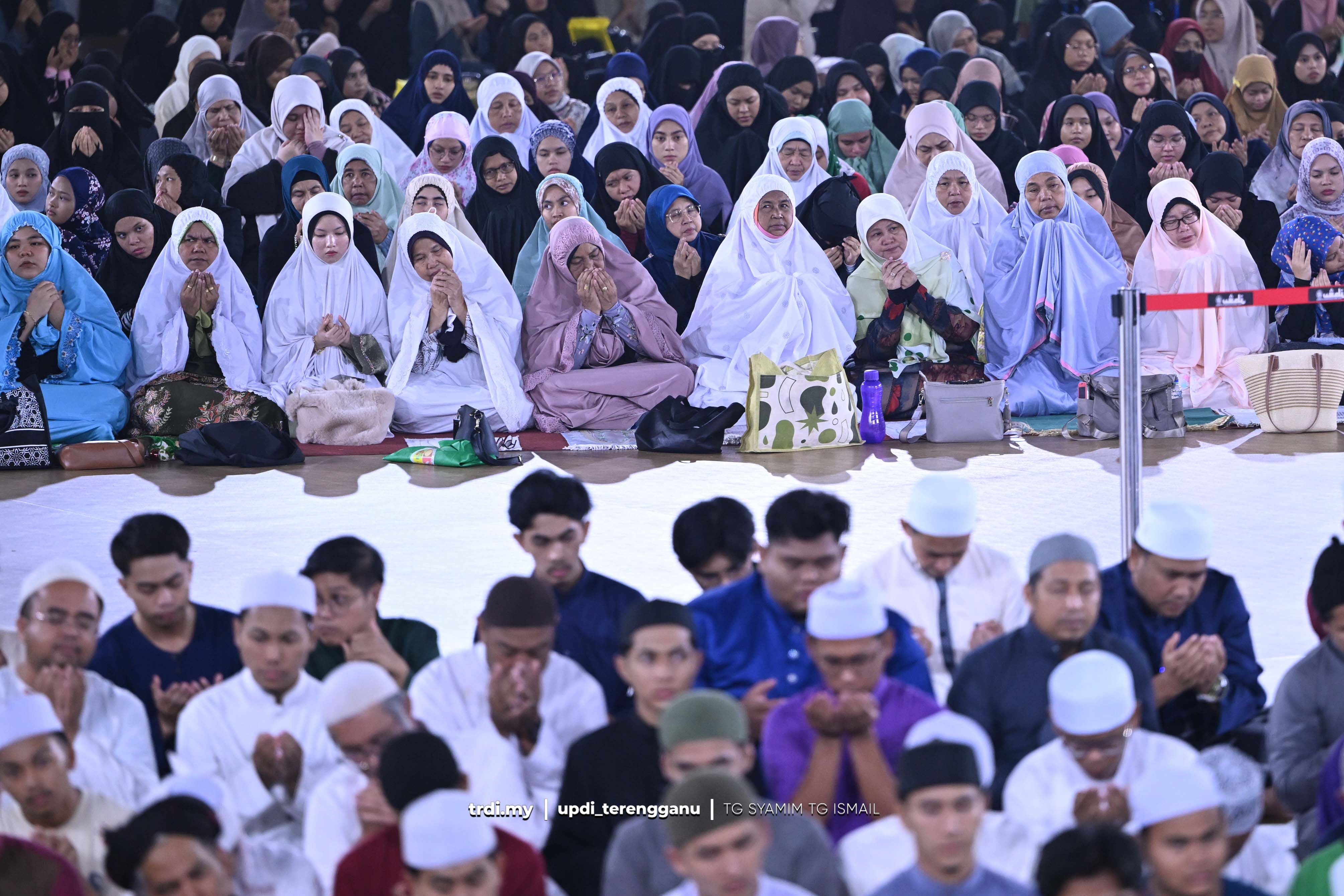 15,000 Ribu Rakyat Terengganu Bermunajat di Malam Tahun Baharu