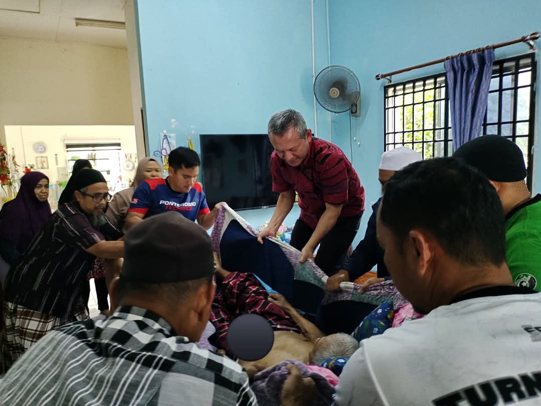 ADUN, Komuniti Kijal Bantu Warga Emas Diuji Strok