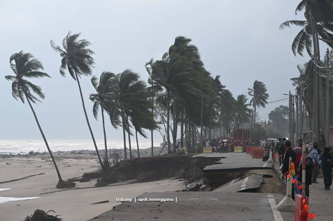 Langkah Hibrid Kawal Hakisan Pantai Terengganu