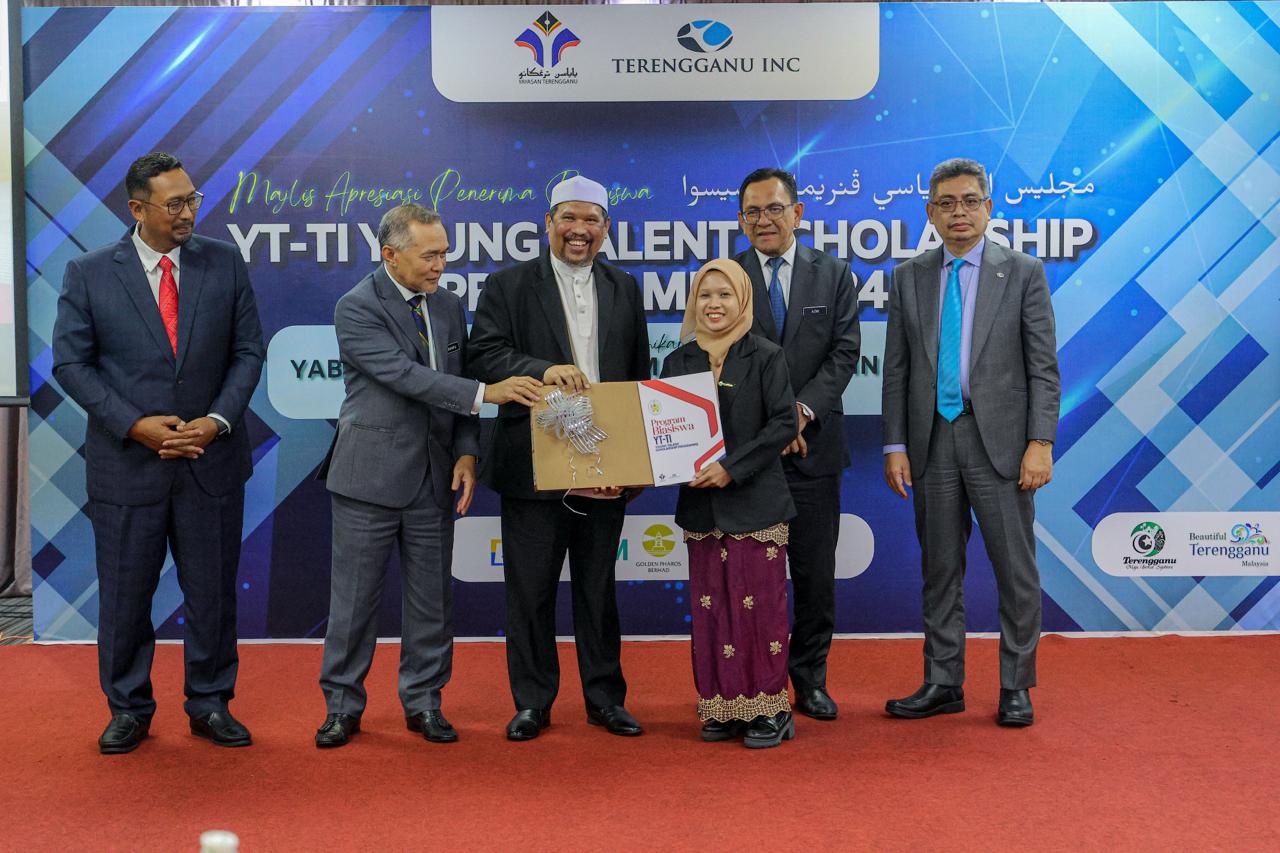 Terengganu Inc Sumbang RM500,000 Untuk Biasiswa Pelajar Cemerlang