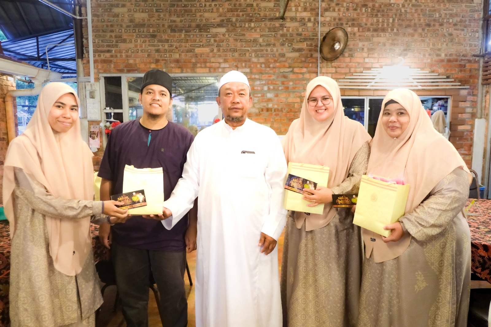 28 Guru PASTI Kuala Besut Terima Sumbangan