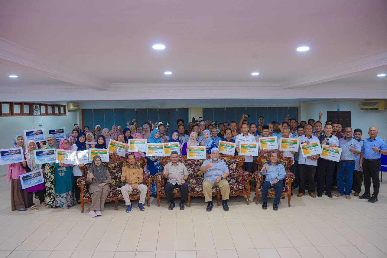 Ladang Rakyat Salur Zakat kepada Asnaf, Sekolah