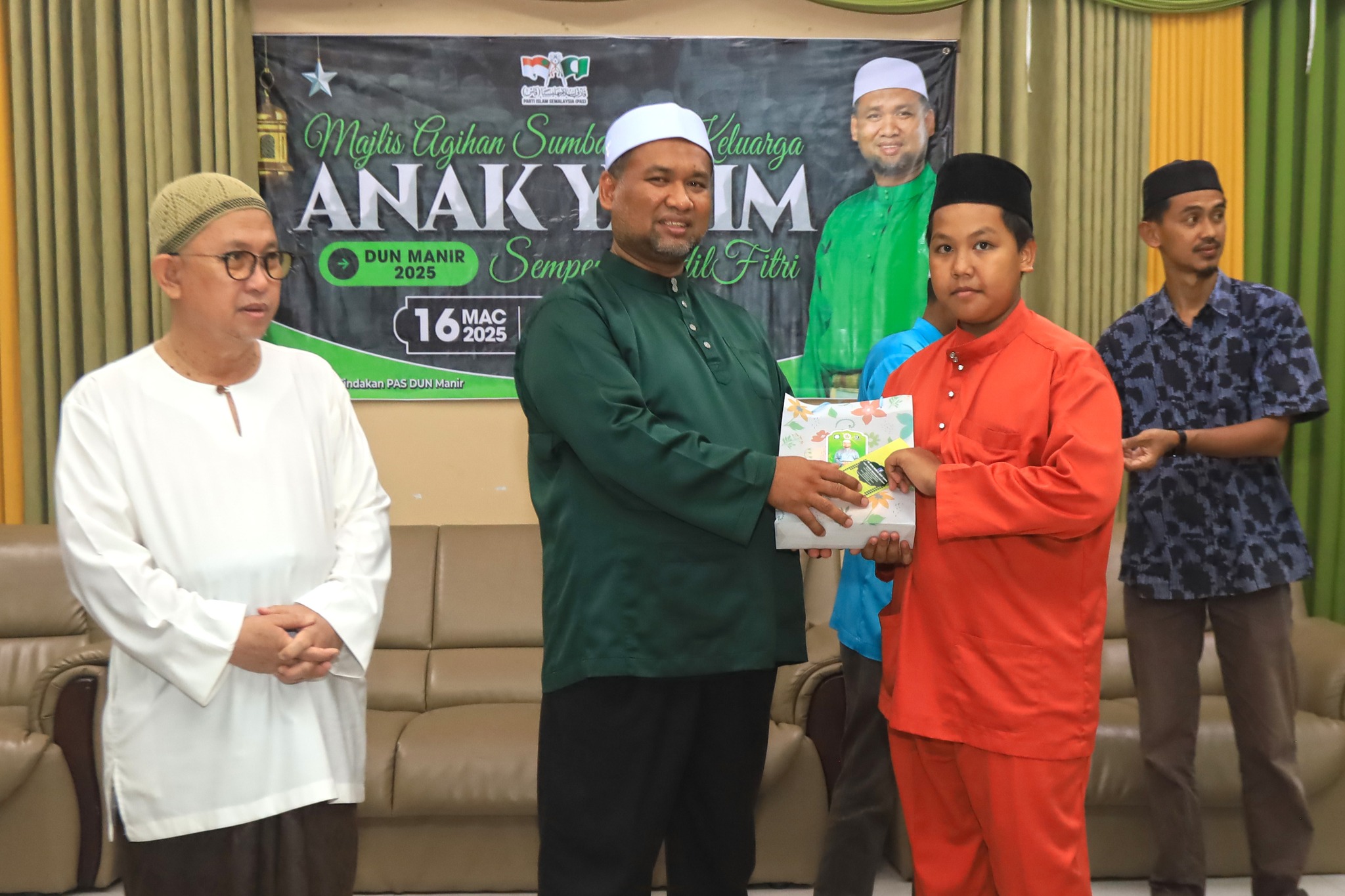100 Anak Yatim Terima Sumbangan Kasih Sempena Ramadan