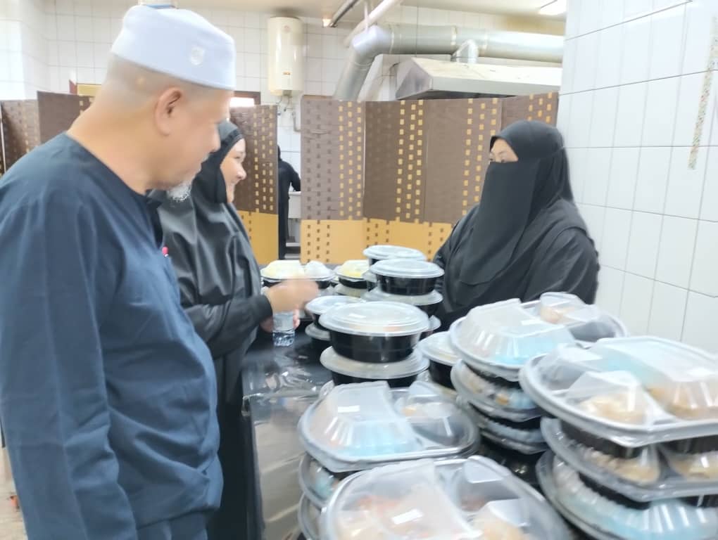 Anak Jati Terengganu Buka Kafeteria di Mekah