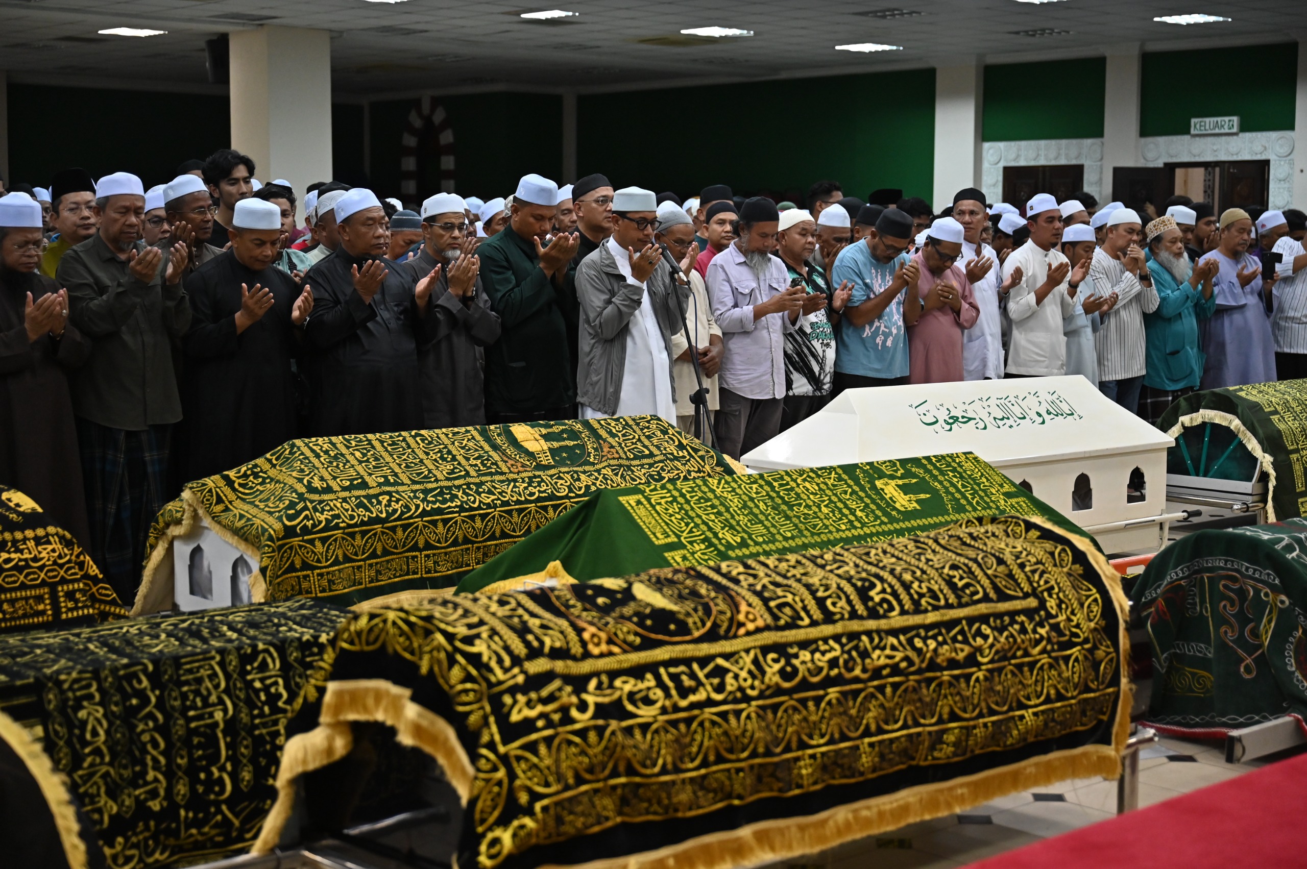 Nahas Pelajar UPSI: Dr. Khalil Ketuai Solat 13 Jenazah