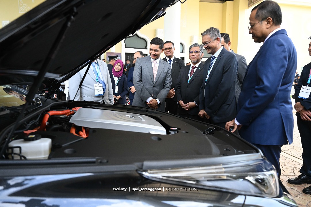 Kereta Hidrogen Jadi Tumpuan Raja Muda di ECE 2025