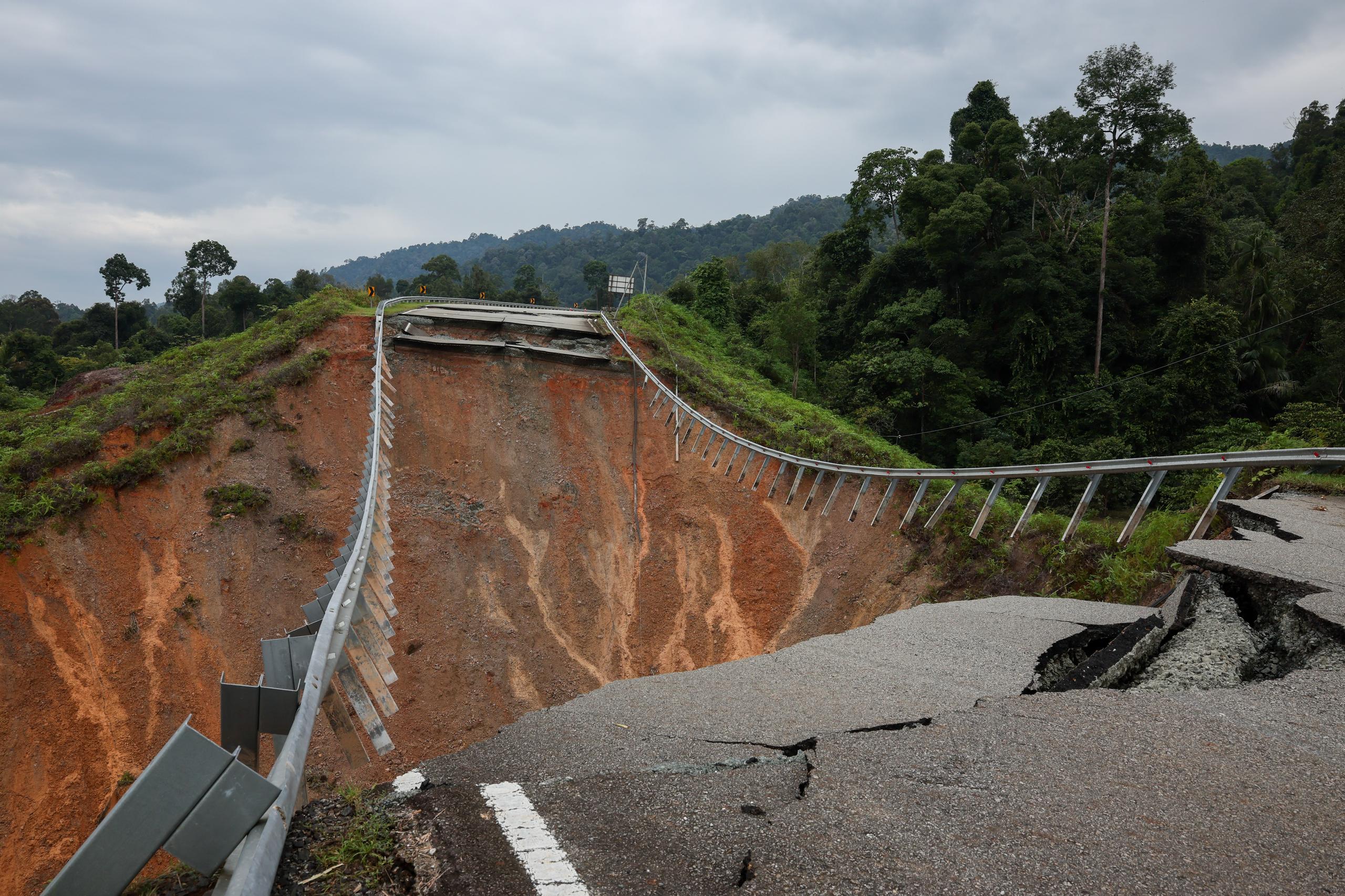 Kerja Baik Pulih Jalan Aring-Kenyir Bermula November