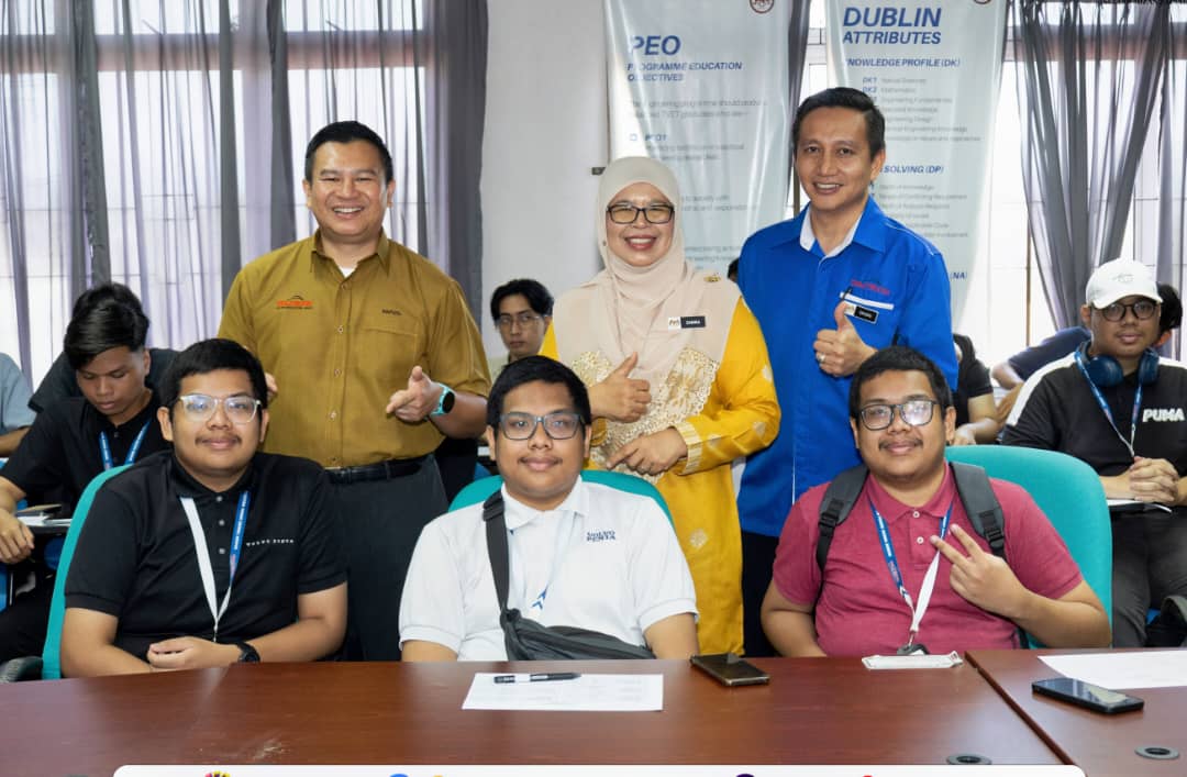 Kembar Tiga Curi Perhatian, Ambil Kursus Sama