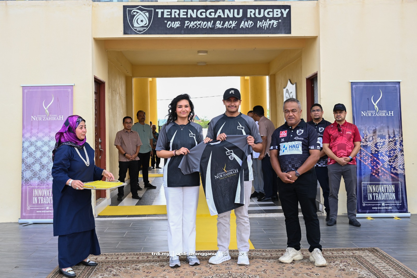 Songket Tradisional Iringi Perjuangan Ragbi Terengganu