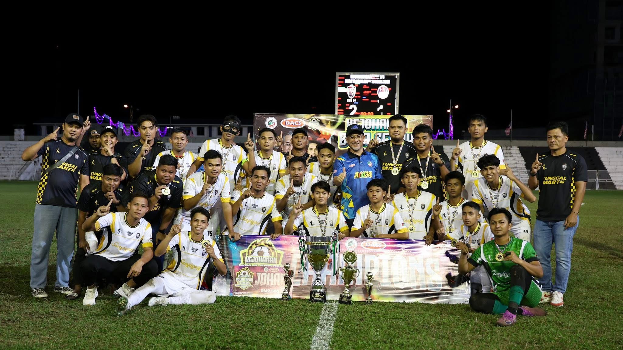 BTR FC Kekalkan Kejuaraan, Rangkul Piala YB ADUN Bukit Tunggal