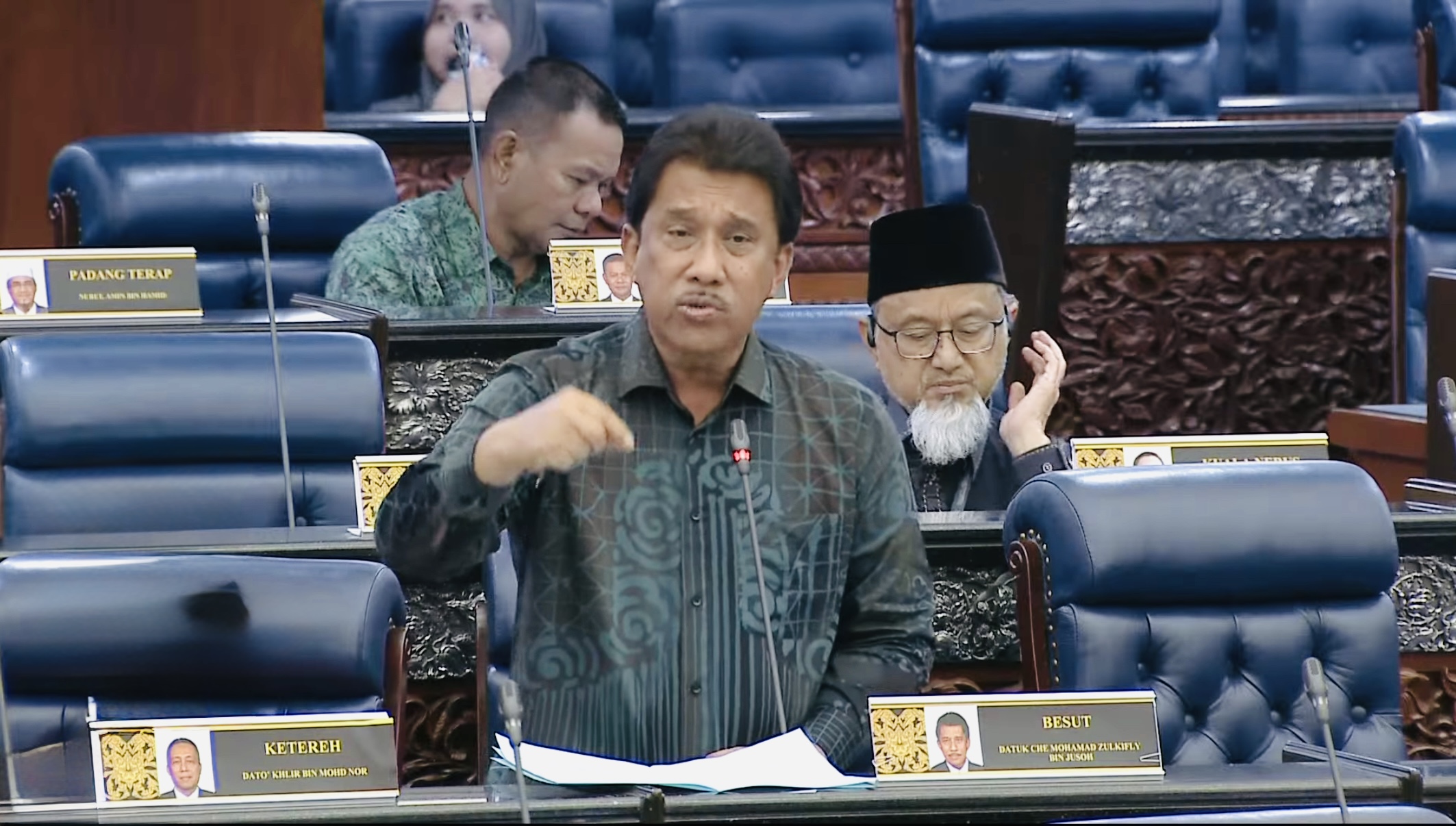 Kuasa mutlak Menteri, Ahli Parlimen Besut Bimbang