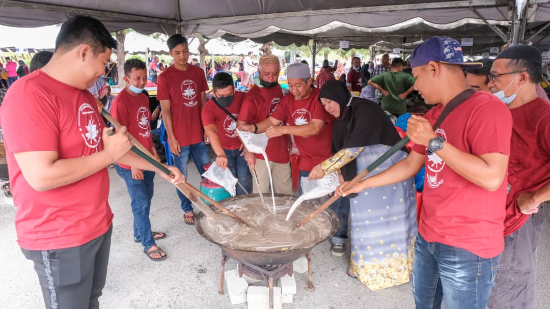 40 Kawah Bubur Asyura Sambut Bulan Muharam