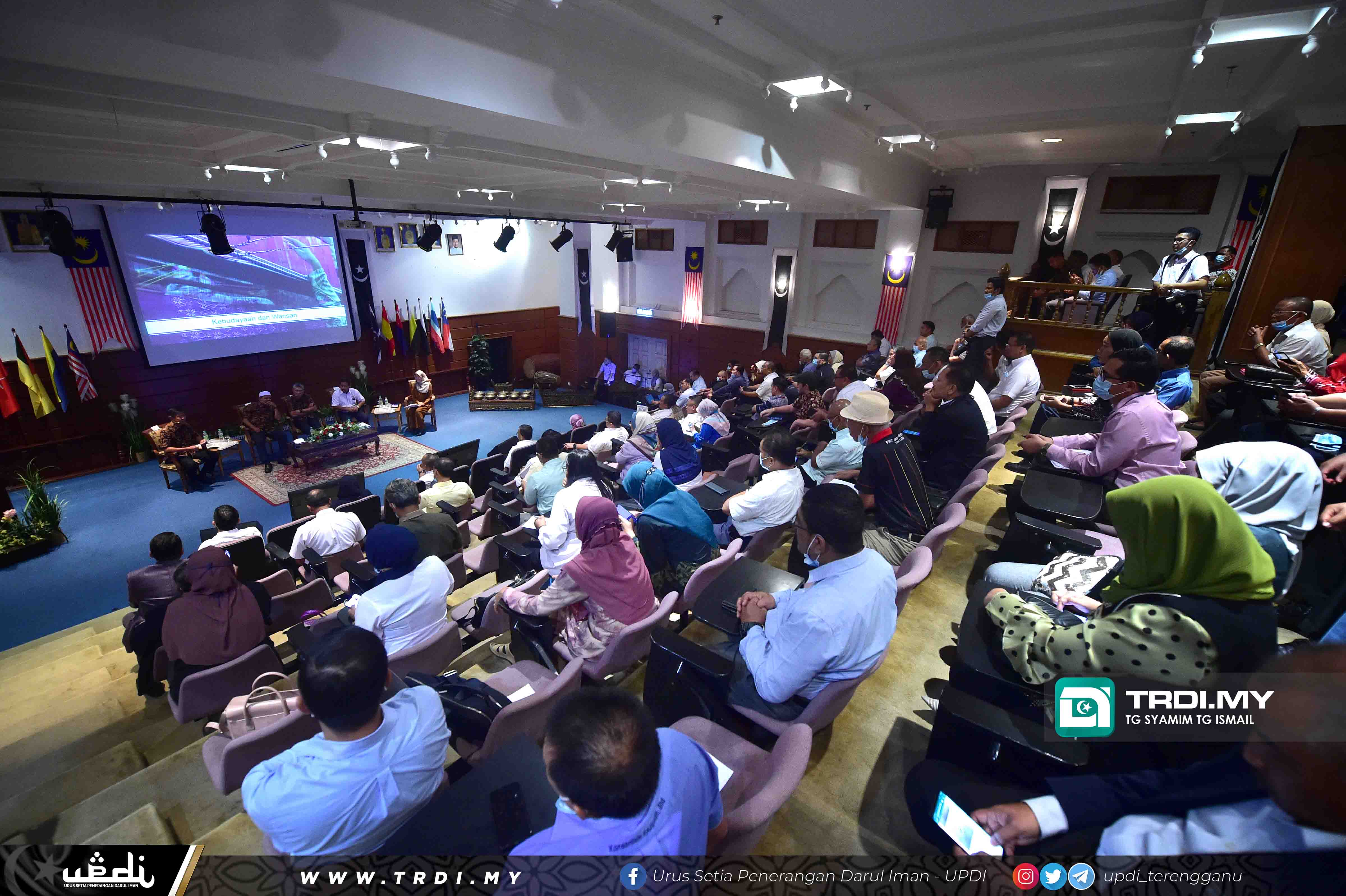Menteri Kewangan,YB Senator Tengku Dato' Sri Zafrul Tengku Abdul Aziz Dalam sesi 'Focus Group' dan Dialog Bersama Pengusaha Pelancongan di Muzium Negeri.