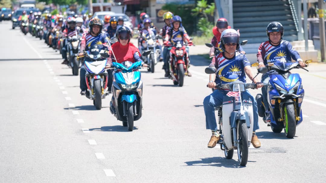 Pejabat Daerah Kemaman Anjur Kembara Merdeka