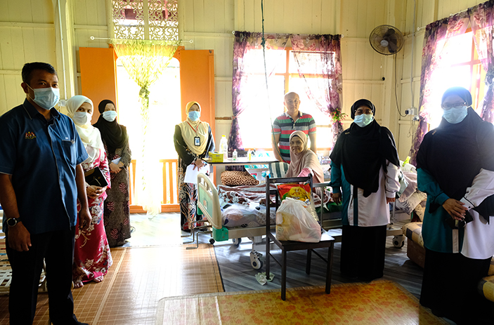 Mobile Team PPNT Santuni Peserta eKasih Kuala Terengganu