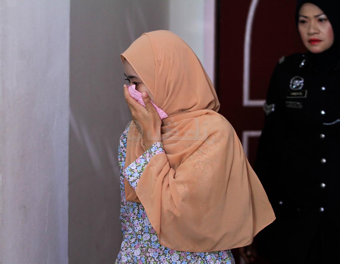 Sebat Syarie Sulung Disaksikan 100 Orang Awam