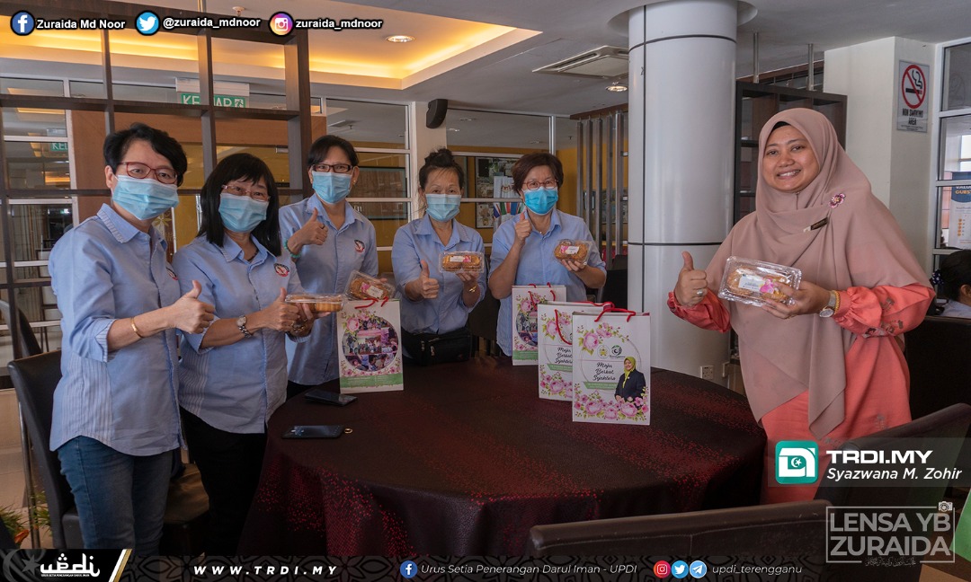 Kuih Bulan Tanda Persahabatan