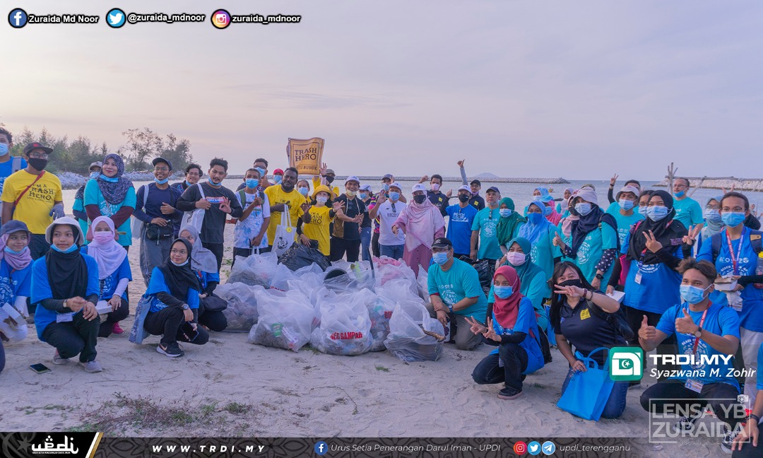 Lebih 500KG Sampah Dikutip Di Pantai Tok Jembal