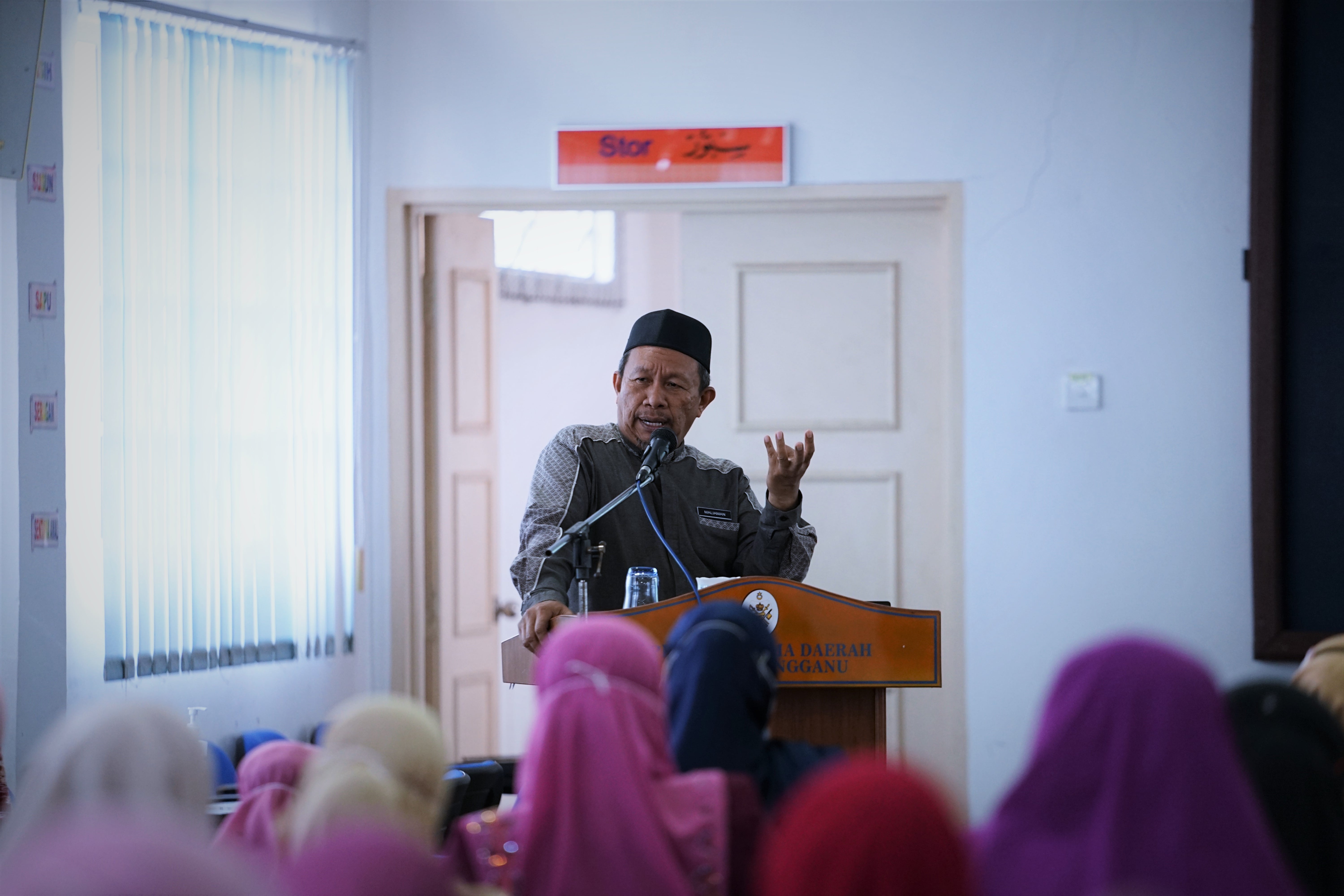 Sedangkan Lidah Lagi Tergigit, Inikan Pula Suami Isteri