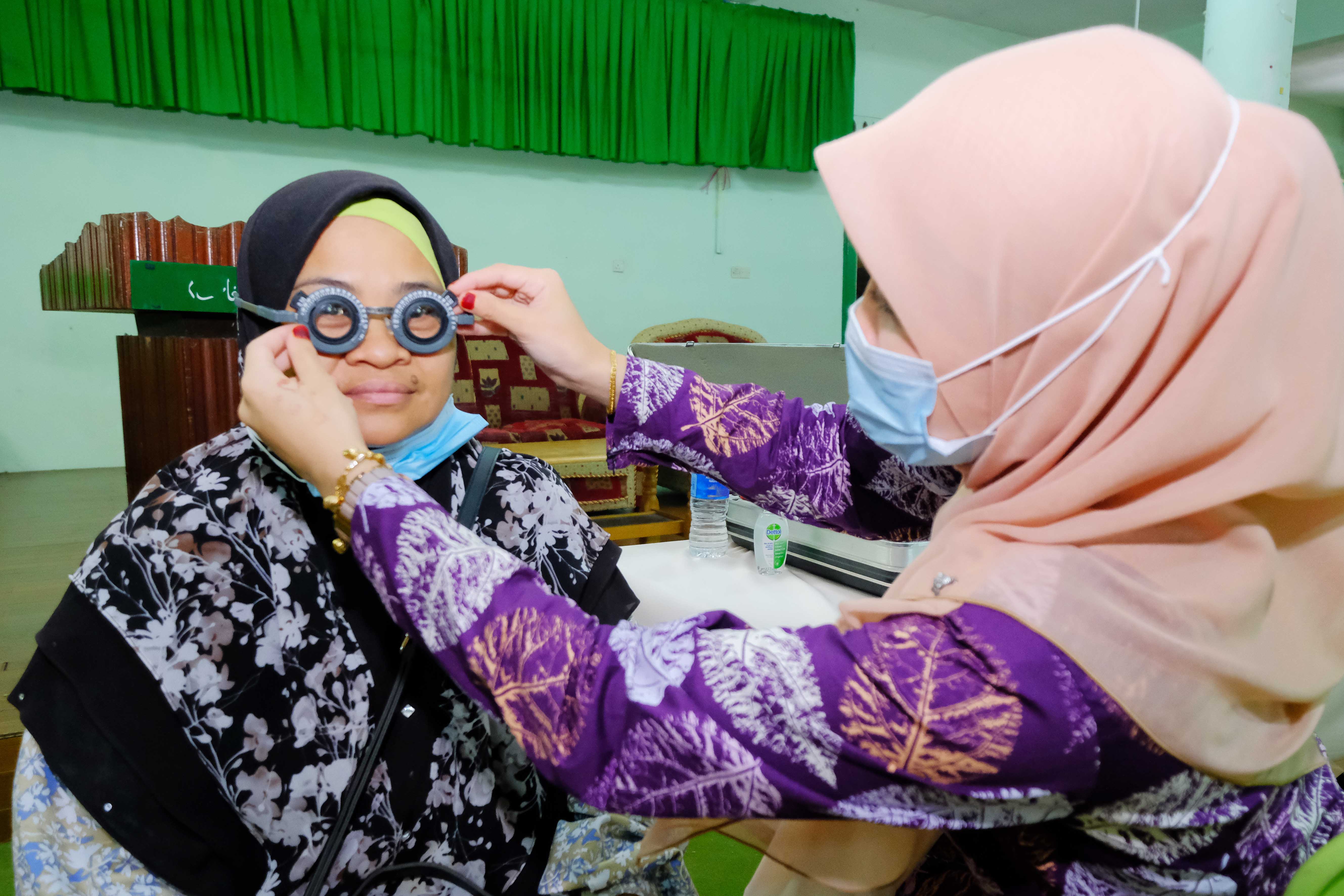 'Dulu Beli Cermin Mata Kat Pasar Je'