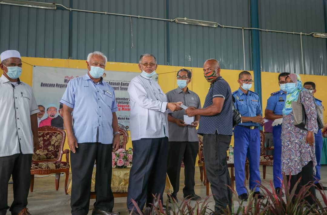 Mangsa Banjir Di Marang Terima RM500