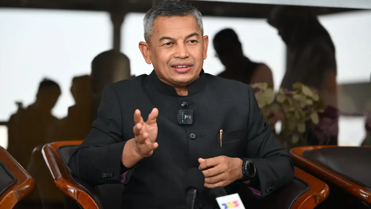 Tanah 15,000 Hektar Akan Disita Jika Felda Gagal Bayar Hak Negeri