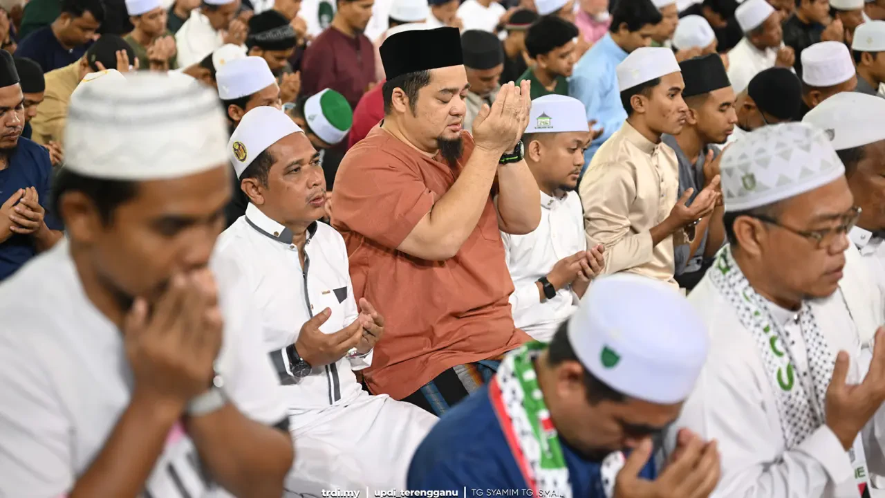 Ribuan Anak Muda Terengganu Meriahkan Sambutan Ambang Tahun Baru 2026