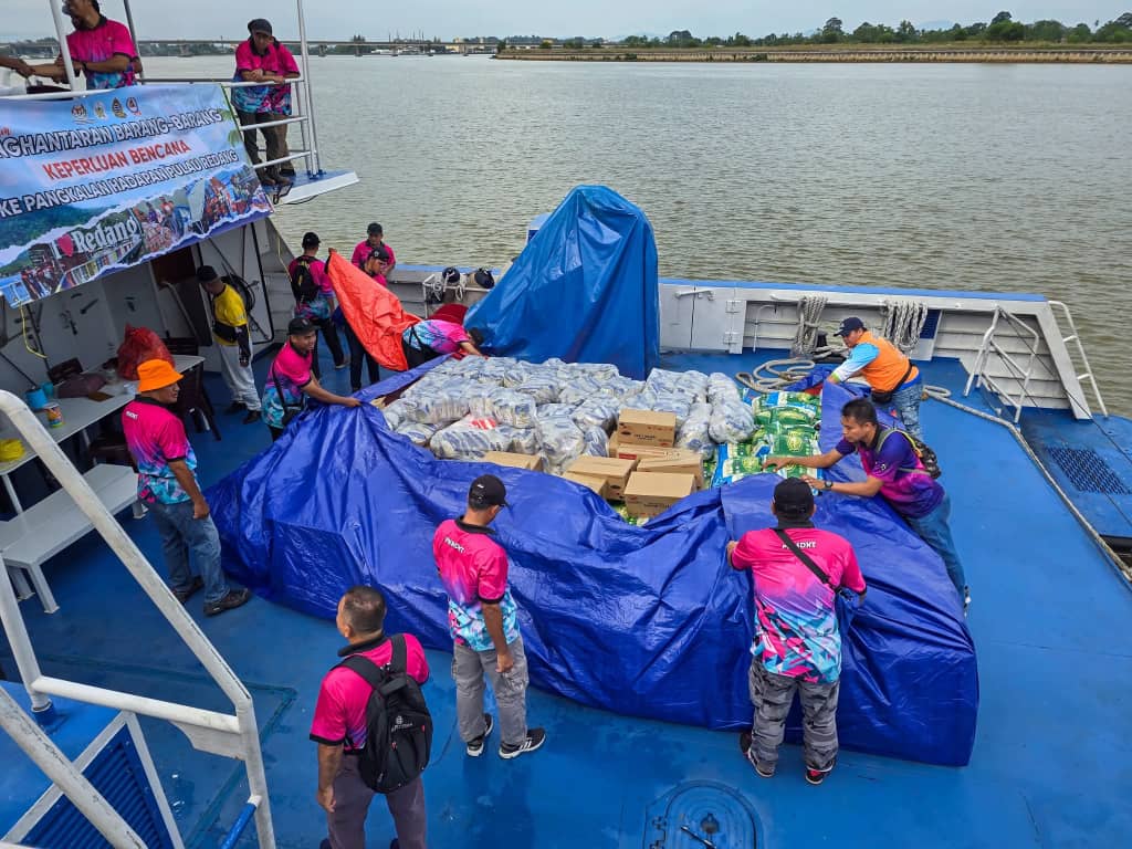 627 Keluarga di Pulau Redang, Pulau Perhentian Terima Bekalan MTL