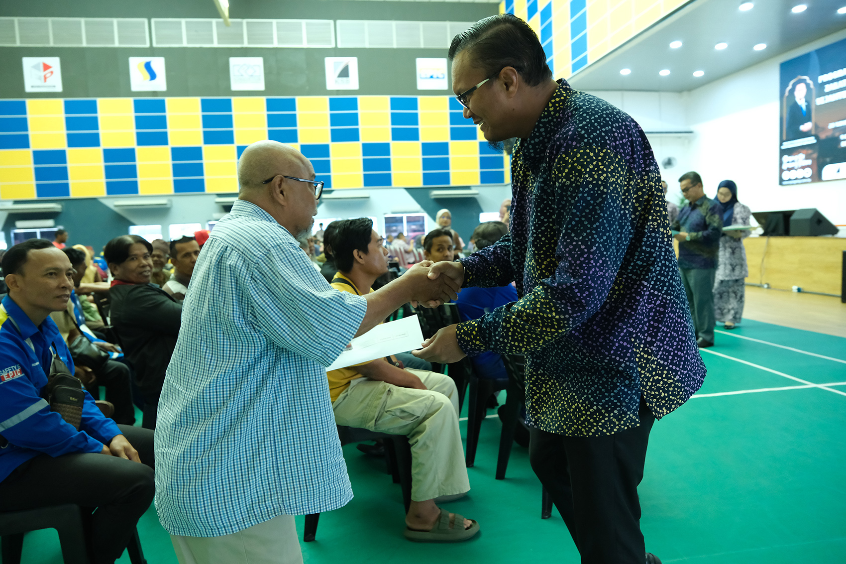Syarikat Terengganu, EPIC Berhad Salur Zakat RM34,000 Kepada 100 Asnaf
