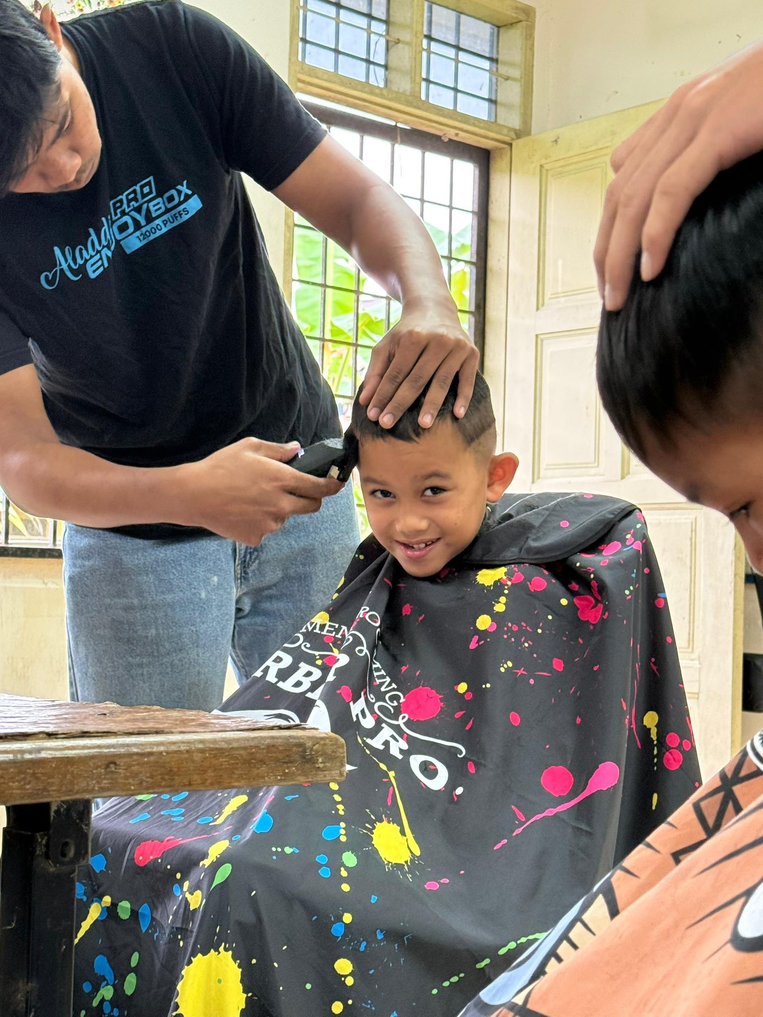 618 Pelajar DUN Paka Terima Khidmat Gunting Rambut Percuma