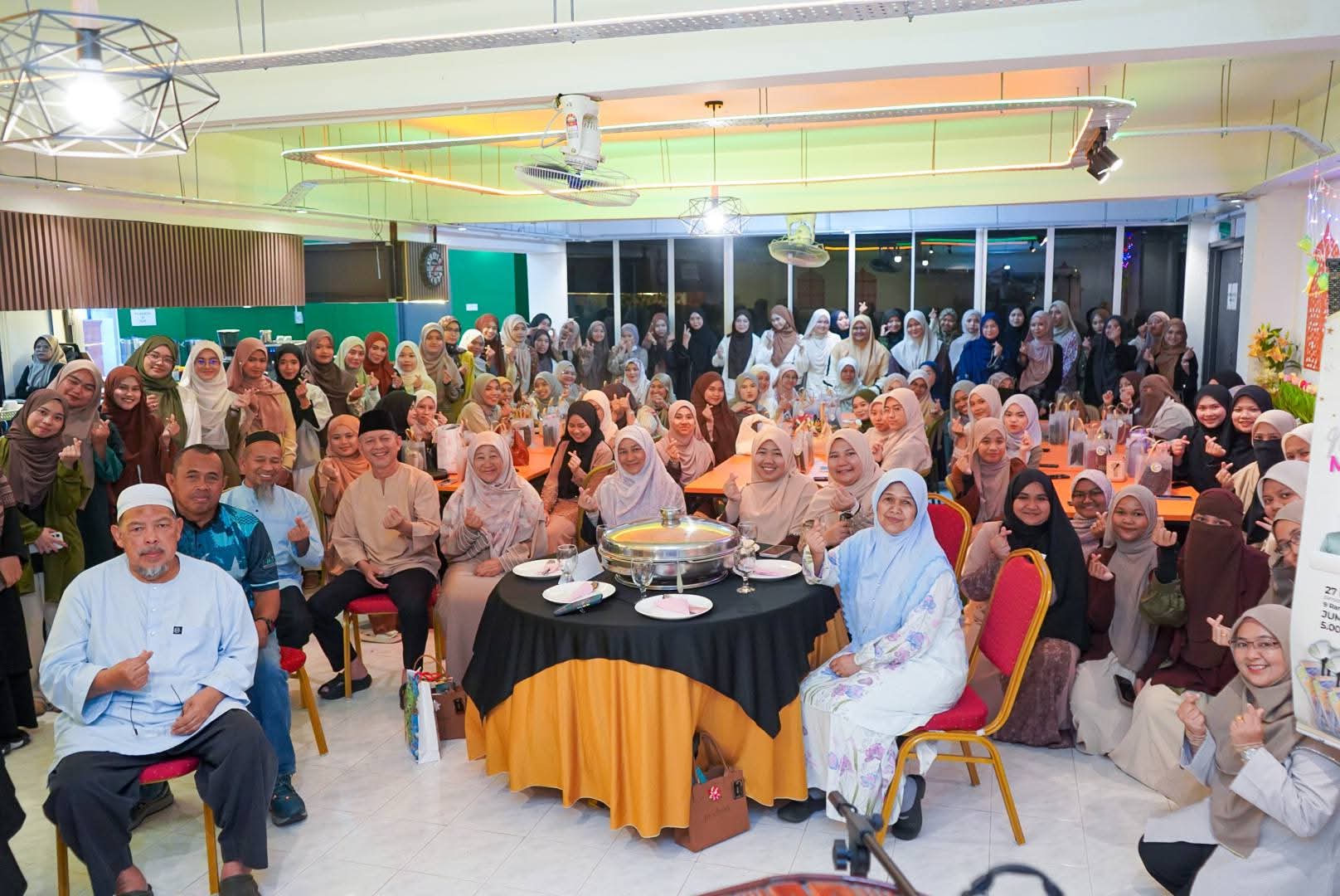 100 Pelajar Gen Z dan Mahasiswi Diraikan dalam Majlis Berbuka Puasa DUN Kijal