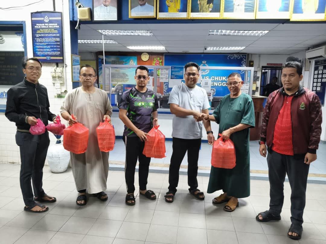 Singgah Sahur Erat Ukhuwah, Hargai Petugas Barisan Hadapan