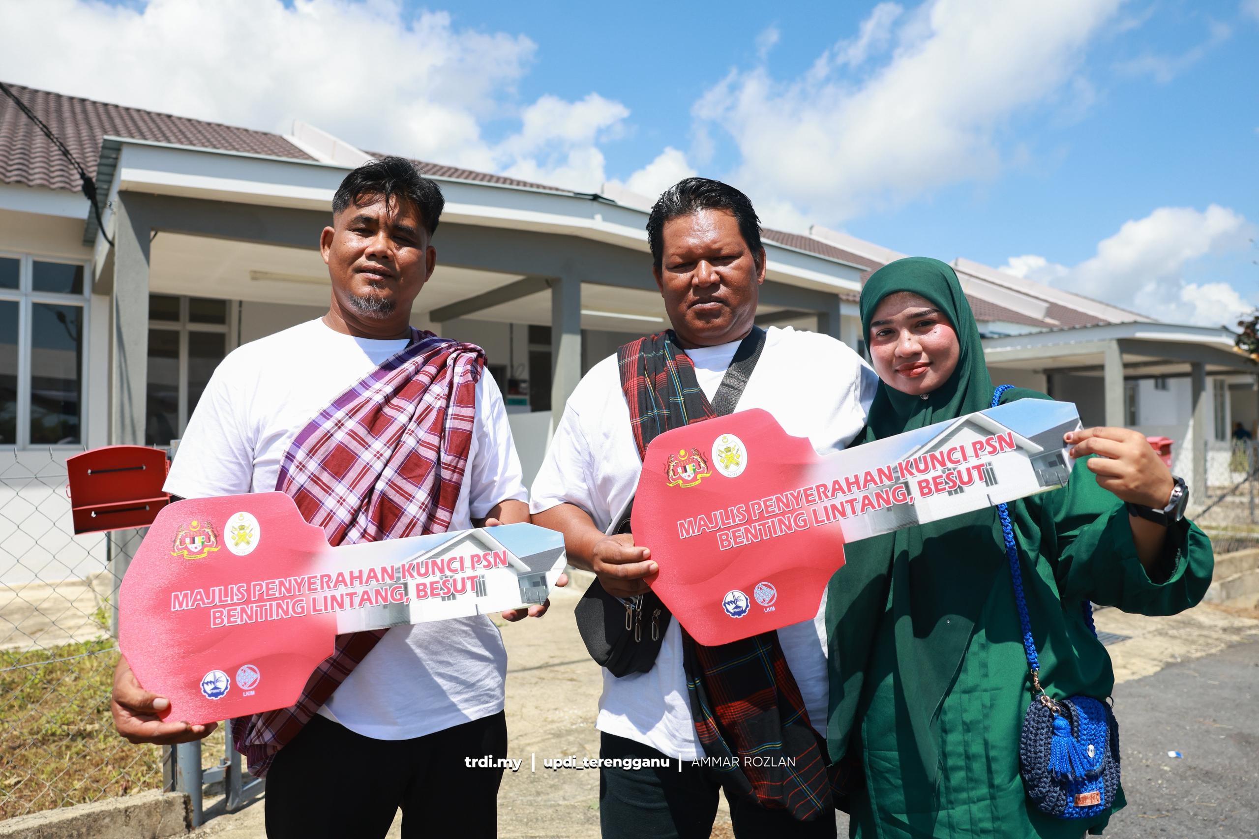 Rezeki Aidilfitri : Dulu Bayar Sewa RM300, Hari Ini Pegang Kunci Rumah Sendiri