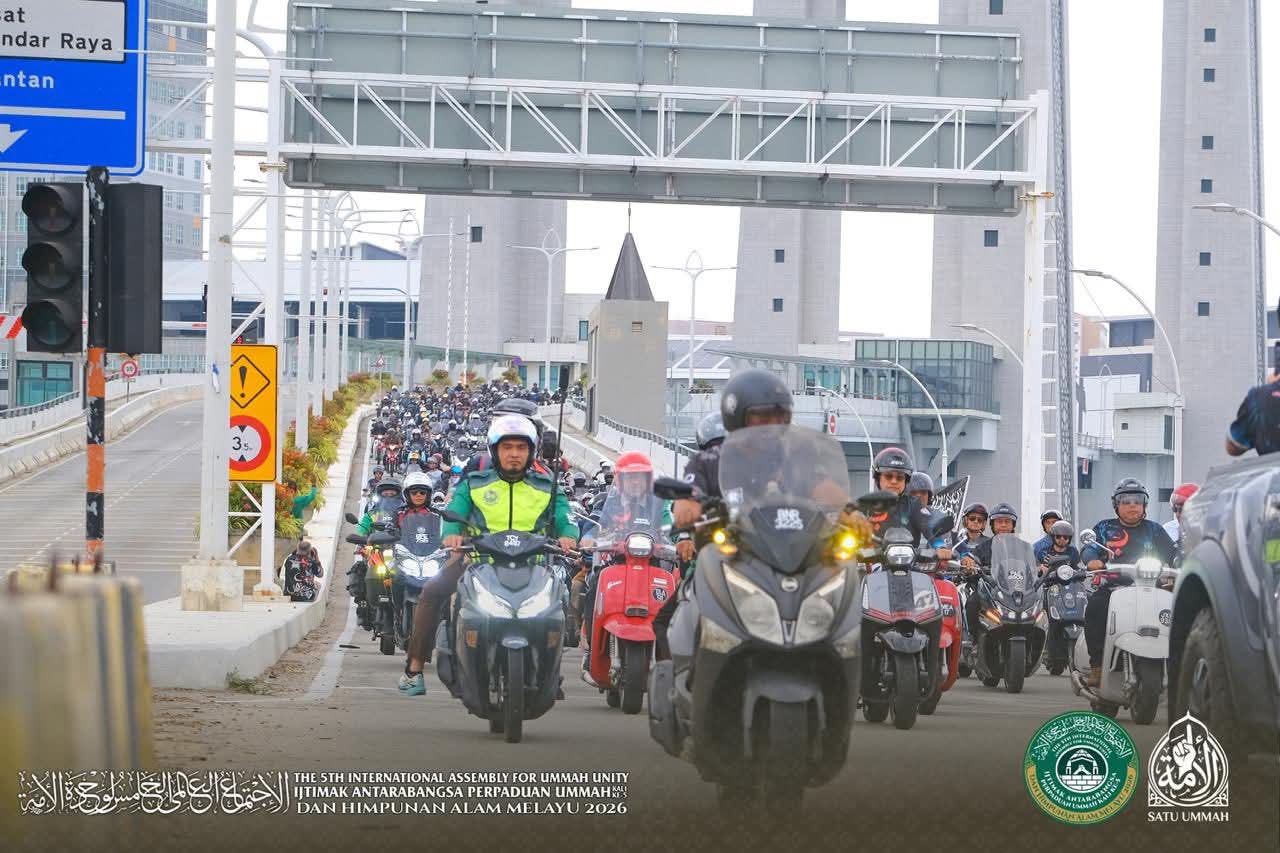 1,000 Pemuda 'Turun' Iringi Empat Menteri Besar 