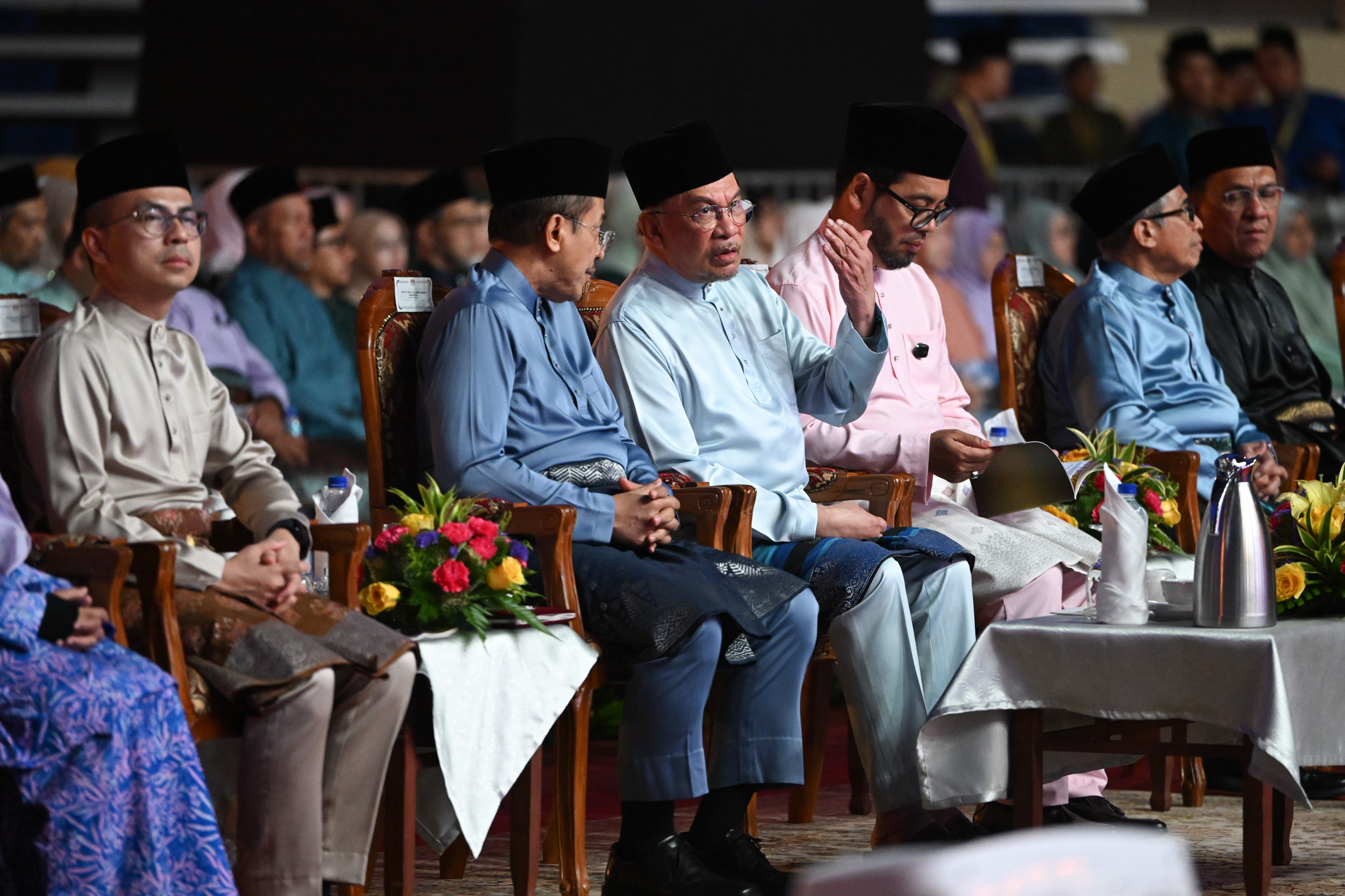 "Tahniah Menteri Besar" - Anwar Puji Pembangunan Huffaz Terengganu