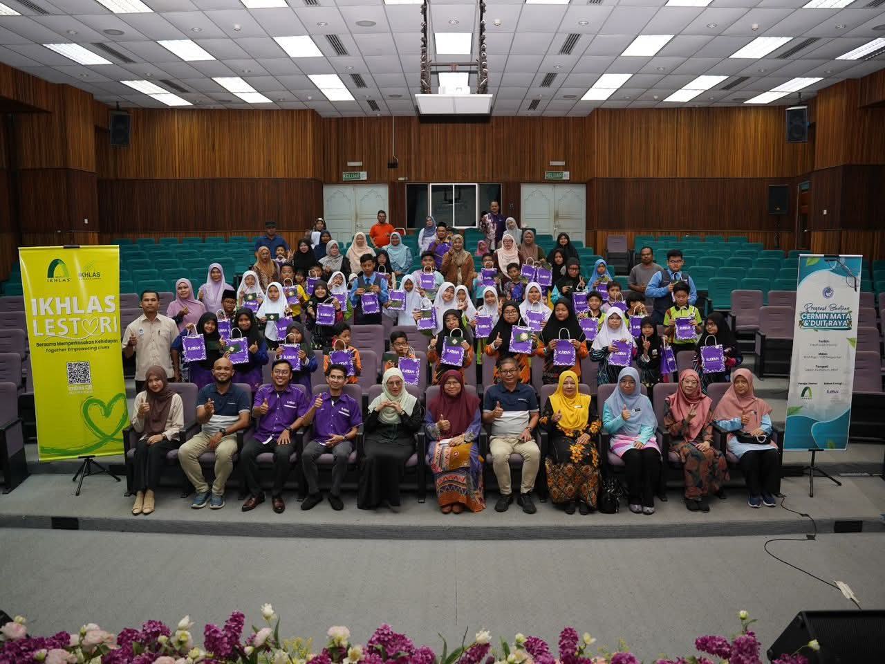 YPM, Takaful Ikhlas Salur Bantuan Cermin Mata Kepada Pelajar Sekolah