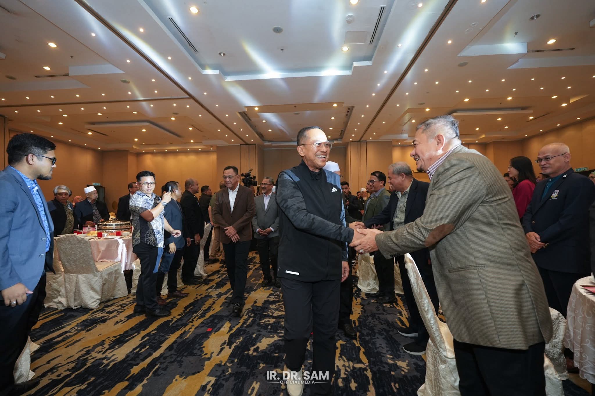 Kemelut Politik Negeri Sembilan : PN Tunggu dan Lihat